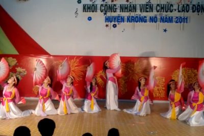 Văn nghệ 2011 – GV múa